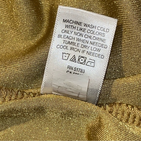 Maurices Dark Gold Crushed Velvet Balloon Sleeve Button Accent Blouse Size M - Picture 6 of 8